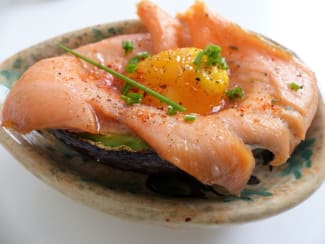 Tartare de saumon frais en habit de saumon fumé - Recette par  PHILANDCOCUISINE
