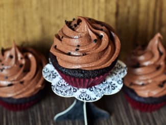 Le plein d'idées recettes pour des toppings beaux et originaux de cupcakes,  glaces et pâtisseries