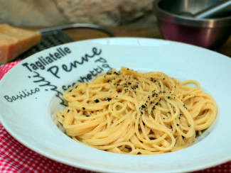 Spaghetti cacio e pepe de Laurent Mariotte