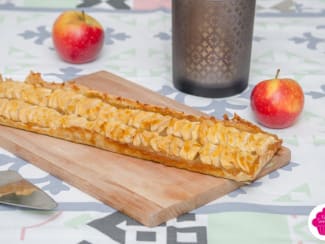 Tarte rectangle aux pommes et à la compote maison