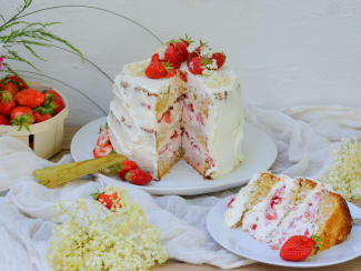 Layer cake framboises - La p'tite cuisine de Pauline