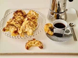 Petits croissants aux amandes