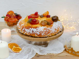Gâteau célébrant l'Épiphanie (6 janvier) - pâte feuilletée fourrée
