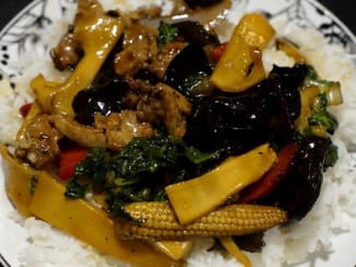 Apprenez à cuisiner de belles recettes asiatiques à base de champignons  noirs