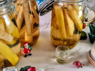 Des recettes de rhum arrangé aux épices, fruits et aromates comme un parfum  de vacances