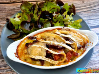 Gratin d'andouille et lard au camembert