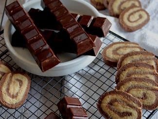 Barres chocolatées et biscuits roulés