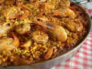 Paella aux crevettes et aux calamars