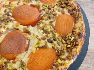 Gâteau au fromage blanc, abricots et pistaches