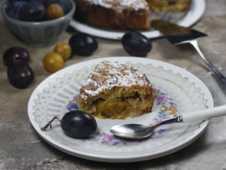 La torte aux deux prunes et aux épices