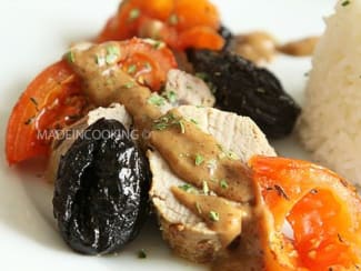 Recette de Filet mignon de veau en chemise de poitrine fumée, pruneaux au  vin rouge réglissé