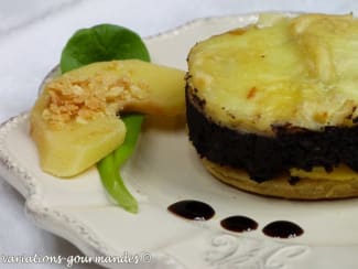 Croustade boudin noir, coing et Tomme de Savoie