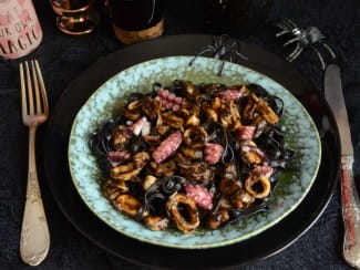 Pâtes aux calamars, sauce à l'encre de seiche - Les recettes de