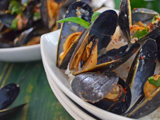 Recette soupe de moules à la citronnelle - Marie Claire