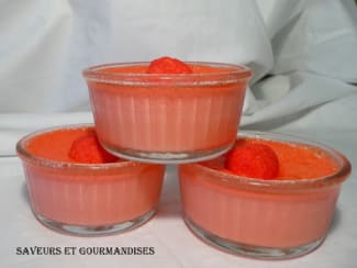 Goûters régressifs avec ces recettes aux fraises Tagada : glaces, macarons  et biscuits