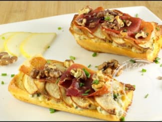 Pain perdu poires et fourme d’Ambert