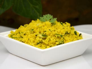 Couscous express au curcuma et aux herbes