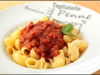 Pâtes à la bolognaise de chipolatas