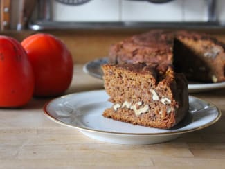 Gâteau aux kakis et aux noix