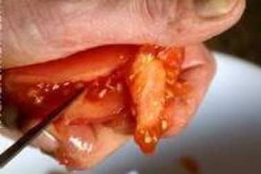 Epépiner et concasser une tomate - Etape 5