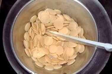 Chocolat blanc à la nougatine - Etape 1