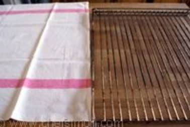 Biscuit roulé aux graines de pavot - Garnir et rouler le biscuit - Etape 1