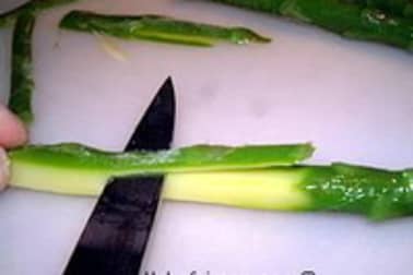Eplucher et cuire des asperges vertes surgelées - Etape 3