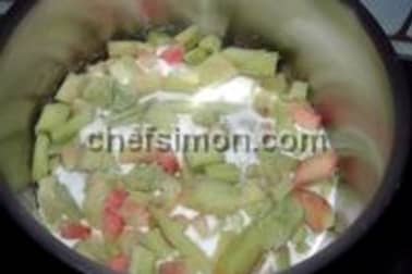 Charlotte bavaroise à la rhubarbe sur fond de biscuit spéculoos - Etape 1