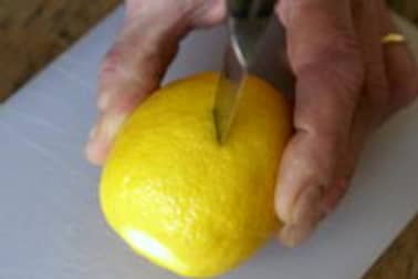 Historier un citron en dents de loup - Etape 3