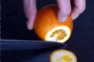 Peler une orange à vif - Etape 2