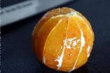 Peler une orange à vif - Etape 8