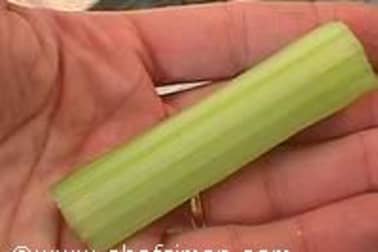 Verts de céleri à l'étouffée - Etape 3