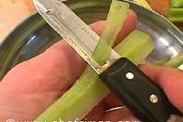 Verts de céleri à l'étouffée - Etape 5