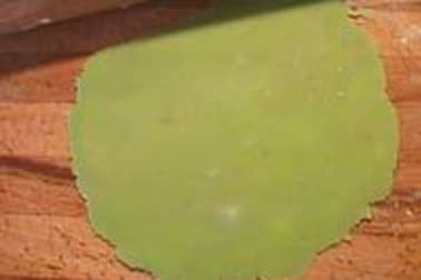 Feuilles en pâte d'amande - Etape 2