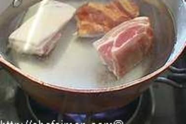 Détailler de la poitrine fraîche en lardons - Etape 2