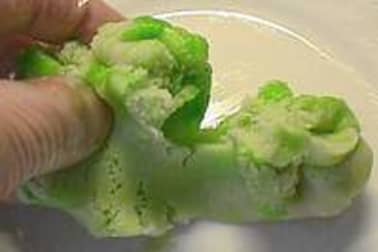 Colorer de la pâte d'amande - Etape 8