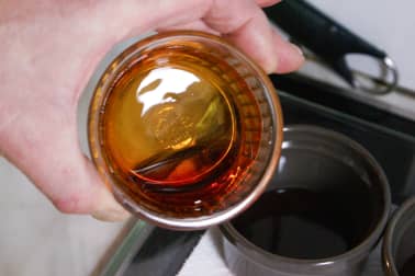 Chemiser un moule au caramel - Etape 5