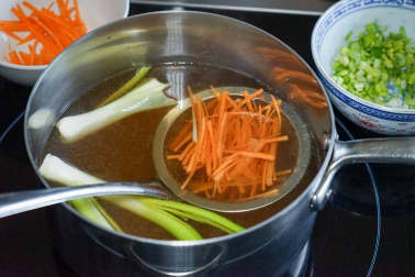 Nage de Saint-Jacques aux petits légumes - Etape 6