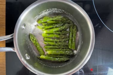 Oeufs cocotte aux pointes d'asperges - Etape 10
