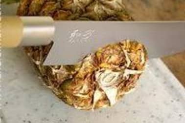 Préparer un ananas frais - Etape 1