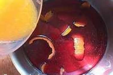 Pêches au vin rouge épicé - Etape 2