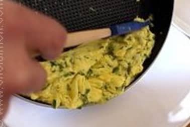 Omelette roulée aux fines herbes - Etape 8