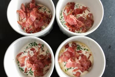 Oeufs cocotte, bacon, ciboulette - Etape 6