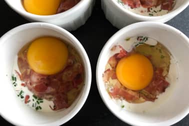 Oeufs cocotte, bacon, ciboulette - Etape 7