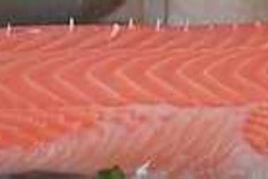 Désarêter un filet de saumon - Etape 3