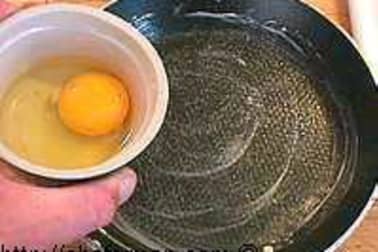 Oeufs à la poêle - Etape 2