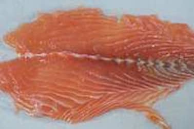 Désarêter un filet de saumon - Etape 6