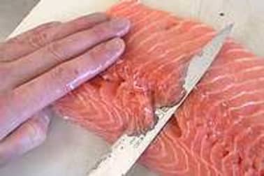 Désarêter un filet de saumon - Etape 5