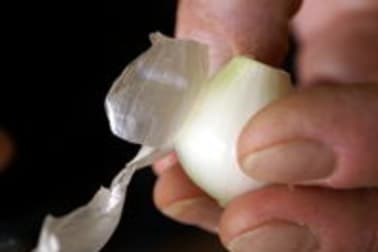 Eplucher les oignons grelots - Etape 4