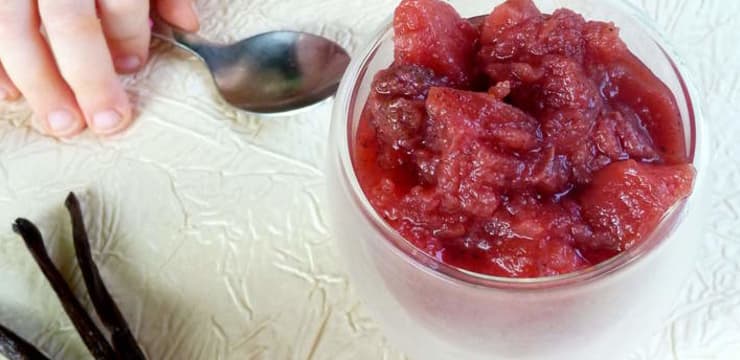 Compote Pomme Fraises Vanille Et Tonka Pour Bebe Recette Par Docteur Chocolatine